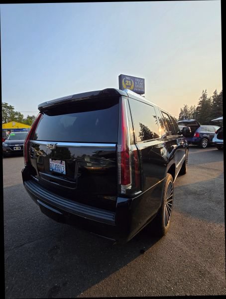Used 2019 Cadillac Escalade Premium Luxury AWD/4WD image 56