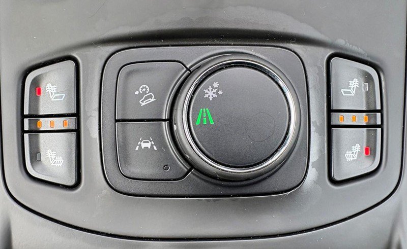 Used 2024 GMC Terrain SLE w/ Driver Convenience Package FWD image 28