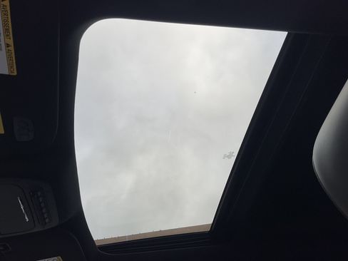 Used 2025 Ford F350 Platinum w/ FX4 Off-Road Package image 39