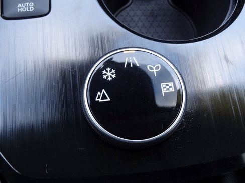 Used 2022 Nissan Rogue SV image 27