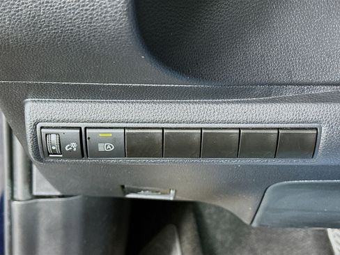 Used 2025 Toyota Corolla LE image 17