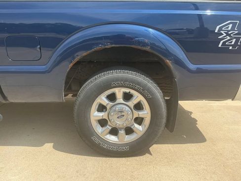 Used 2011 Ford F250 Lariat w/ Lariat Interior Pkg AWD/4WD image 6