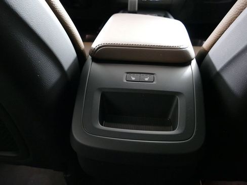 Used 2025 Volvo XC60 B5 Plus w/ Climate Package AWD/4WD image 14