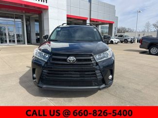 Used 2018 Toyota Highlander SE video 2