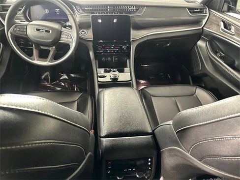 Certified 2024 Jeep Grand Cherokee L Limited w/ Black Appearance Package image 20