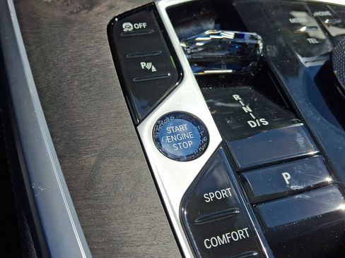 Used 2026 BMW X7 xDrive40i w/ Executive Package image 26