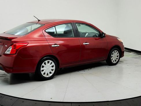 Used 2018 Nissan Versa SV image 5