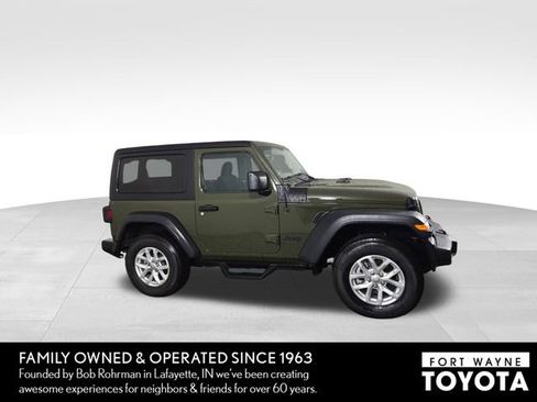 Used 2023 Jeep Wrangler Sport S image 5