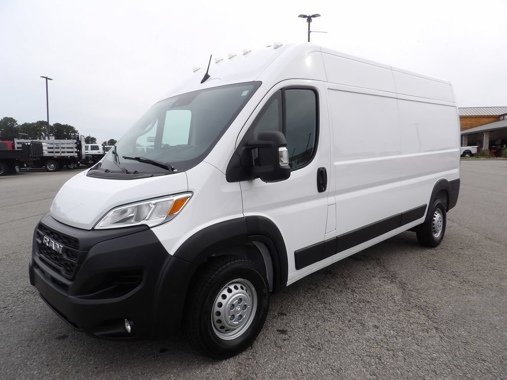 Used 2026 RAM ProMaster 2500 w/ Convenience Group FWD image 3