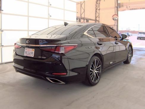 Used 2024 Lexus ES 350 w/ Premium Package FWD image 2