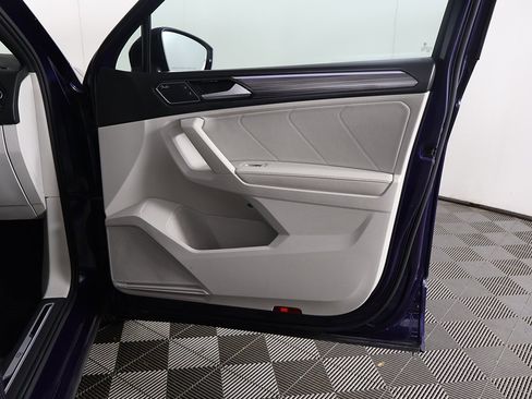 Used 2022 Volkswagen Tiguan SEL R-Line image 22