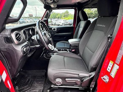 Used 2019 Jeep Wrangler Unlimited Sahara AWD/4WD image 12