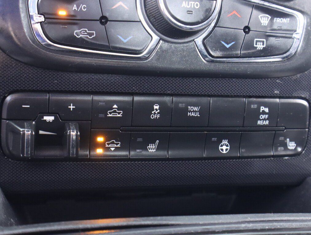 Used 2018 RAM 1500 Rebel w/ Ram 1500 Black Rebel Group AWD/4WD image 23