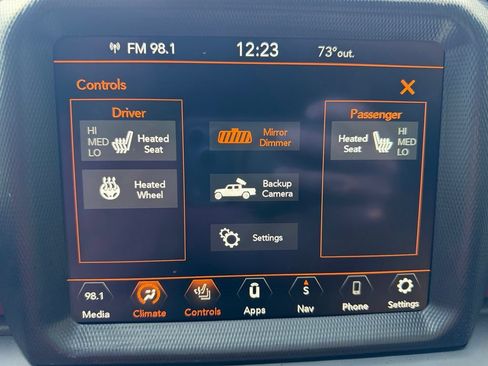 Used 2023 Jeep Gladiator Rubicon w/ Cold Weather Group AWD/4WD image 13