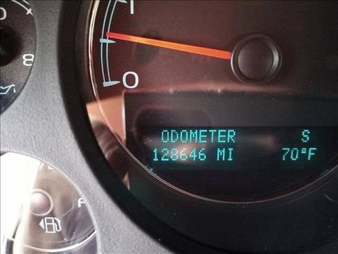 Used 2010 Chevrolet Tahoe LT RWD image 19