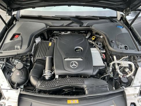 Used 2017 Mercedes-Benz E 300 4MATIC image 20