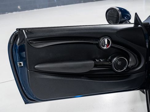 Used 2018 MINI Cooper S image 11