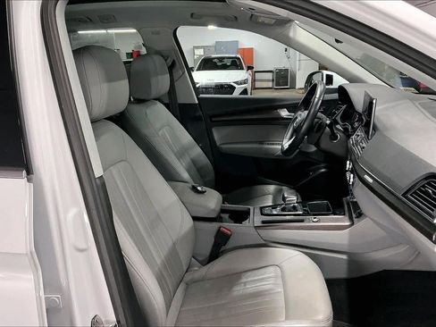 Used 2023 Audi Q5 2.0T Premium w/ Convenience Package image 10