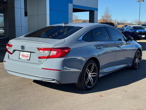 Used 2022 Honda Accord Touring image 3