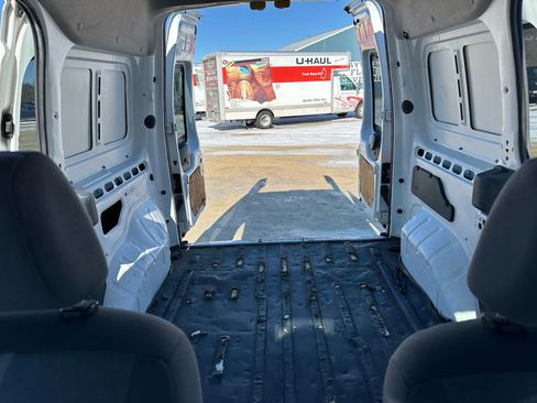 Used 2013 Ford Transit Connect XLT image 17