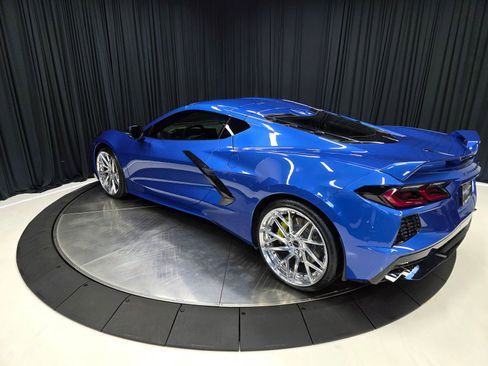 Used 2021 Chevrolet Corvette Stingray Premium Cpe w/ Z51 Performance Package image 12