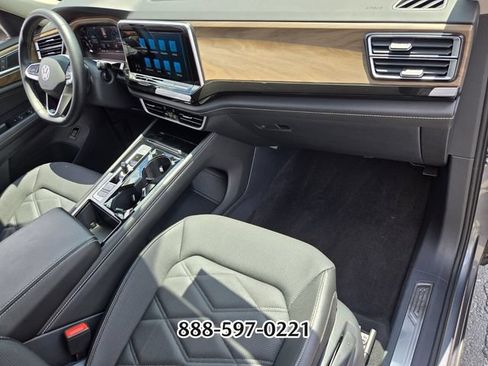 Certified 2025 Volkswagen Atlas SE AWD/4WD image 18