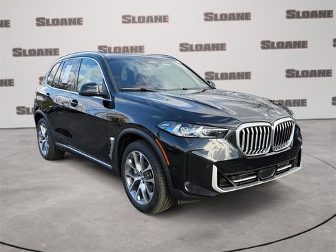 Used 2025 BMW X5 xDrive40i w/ Climate Comfort Package image 7