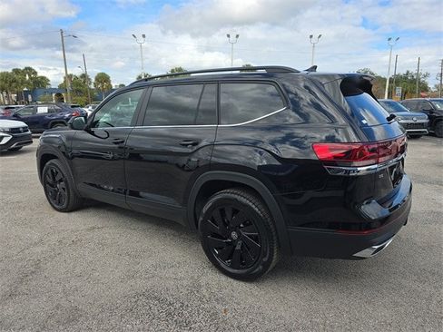 New 2026 Volkswagen Atlas SE image 7