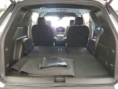Used 2023 Chevrolet Traverse LT FWD image 29
