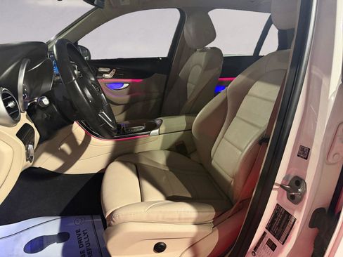 Used 2022 Mercedes-Benz GLC 300 image 9