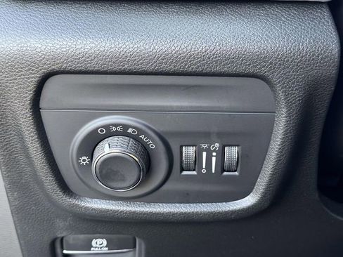 New 2025 Jeep Grand Cherokee Laredo X w/ Luxury Tech Group I AWD/4WD image 8