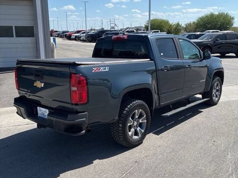 Used 2019 Chevrolet Colorado Z71 AWD/4WD image 3