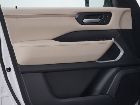 Used 2025 Nissan Armada Platinum w/ Convenience Package AWD/4WD image 21