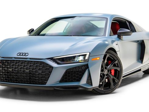 Used 2022 Audi R8 V10 w/ Premium Package RWD image 31