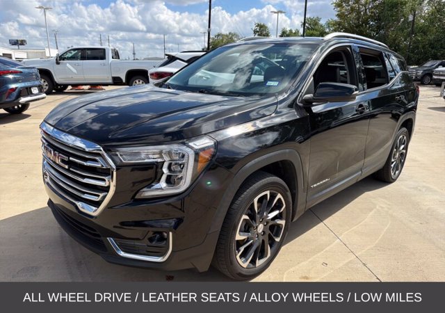 Used 2023 GMC Terrain SLT AWD/4WD image 1