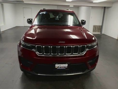 Used 2023 Jeep Grand Cherokee Laredo image 43