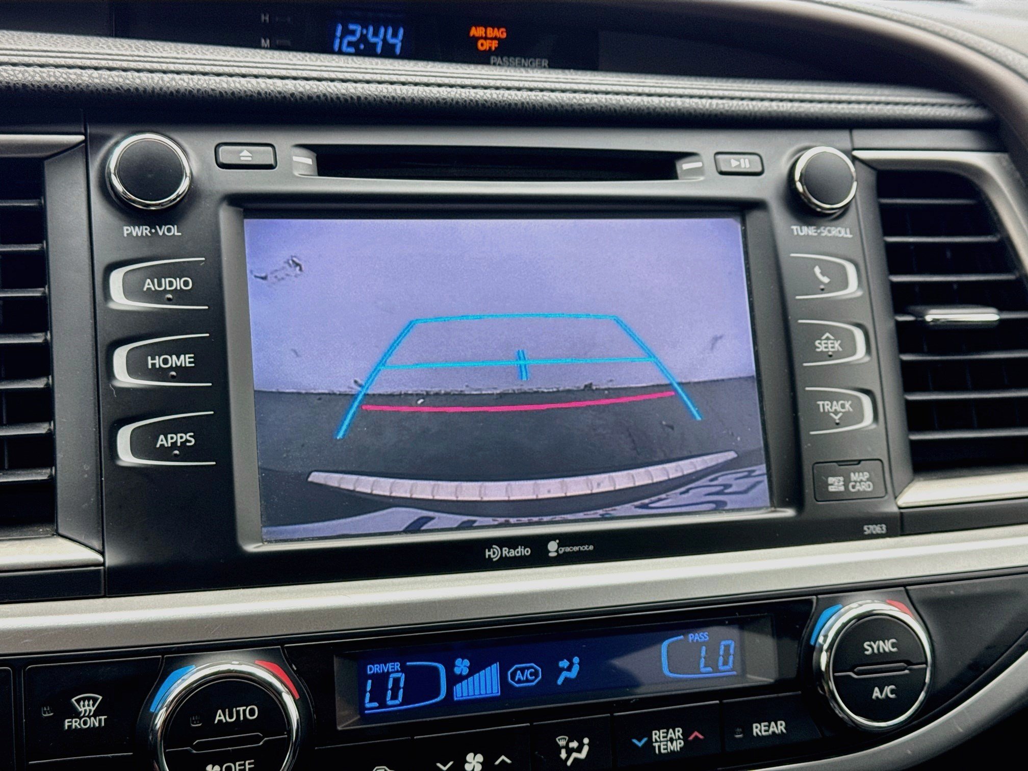 Used 2015 Toyota Highlander XLE FWD image 10