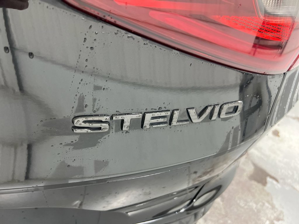 Used 2021 Alfa Romeo Stelvio Ti w/ Nero Edizione AWD/4WD image 27