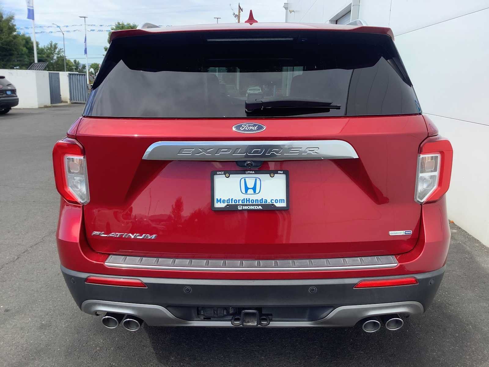 Used 2020 Ford Explorer Platinum w/ Premium Technology Package AWD/4WD image 5