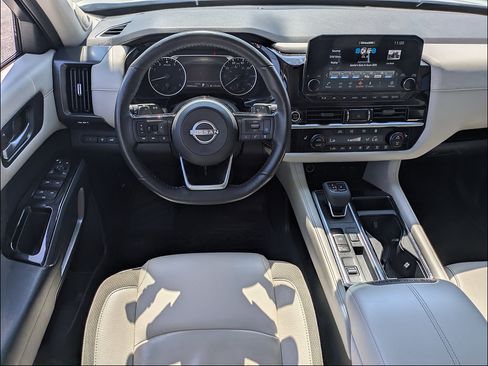 Used 2023 Nissan Pathfinder SL w/ SL Premium Package FWD image 18