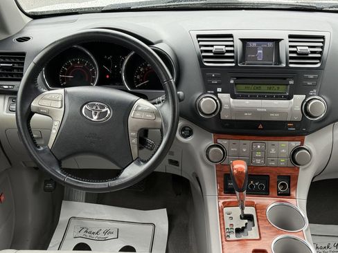 Used 2009 Toyota Highlander Limited AWD/4WD image 24