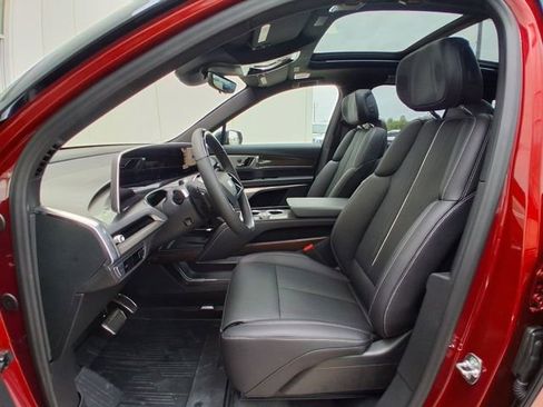 New 2026 Cadillac Vistiq Sport w/ LPO, Floor Liner Package image 19