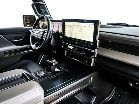 Used 2025 GMC Hummer EV 3X image 15