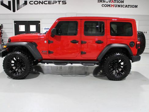 Used 2020 Jeep Wrangler Unlimited Sport S w/ Sun And Sound Package AWD/4WD image 3