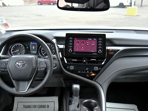 Used 2024 Toyota Camry SE w/ Convenience Package image 36