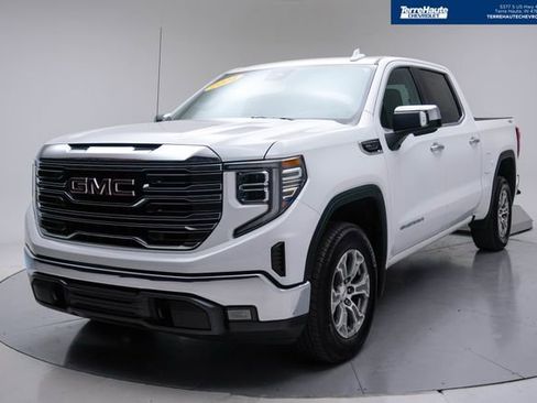 Used 2024 GMC Sierra 1500 SLT image 1