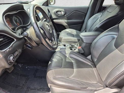 Used 2019 Jeep Cherokee Limited AWD/4WD image 16