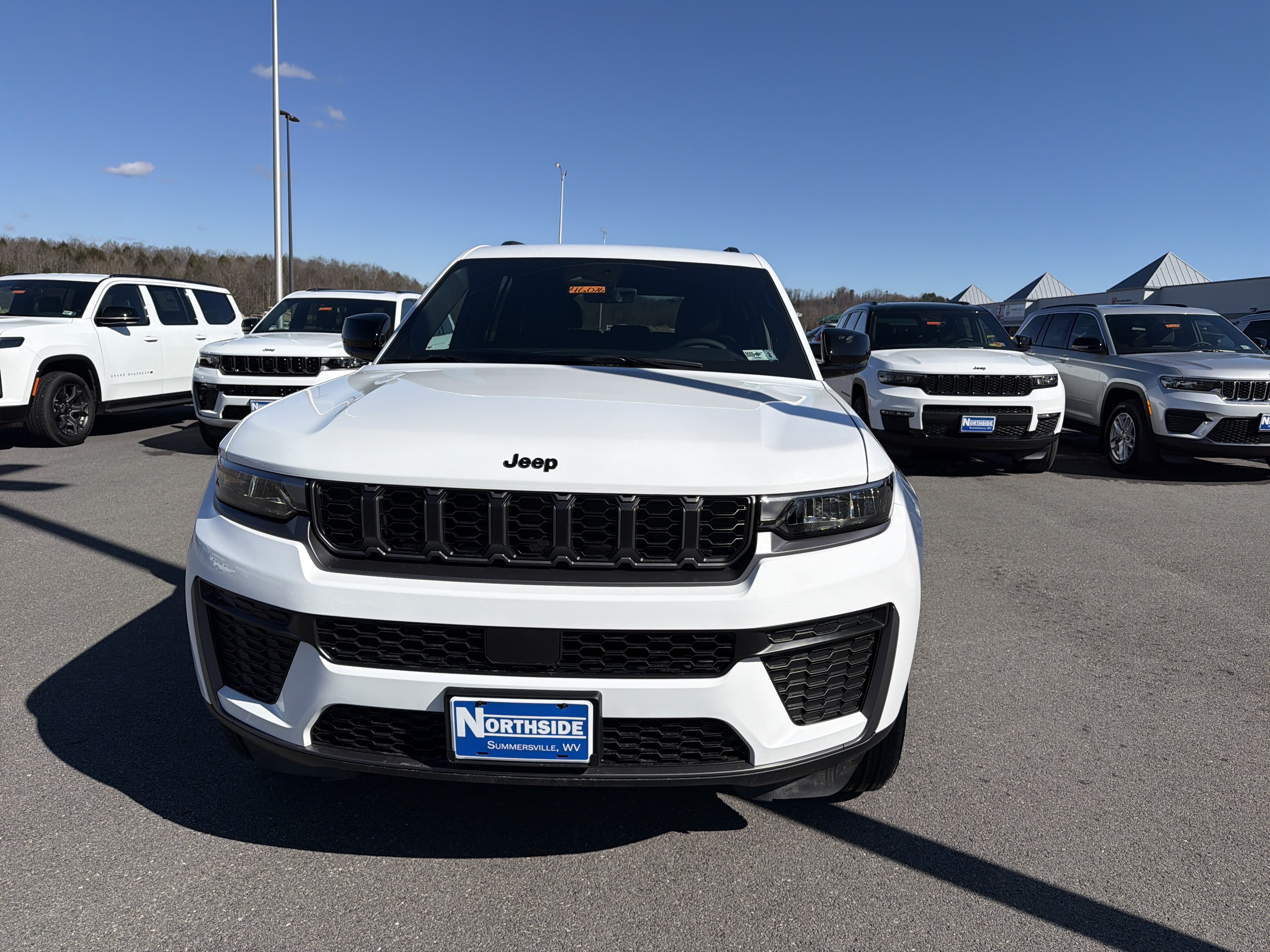New 2026 Jeep Grand Cherokee Altitude AWD/4WD image 2