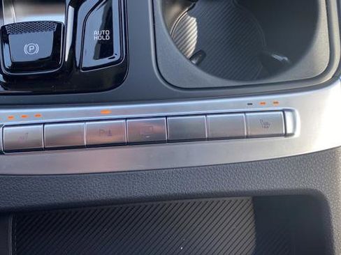 New 2026 Kia Carnival EX FWD image 11