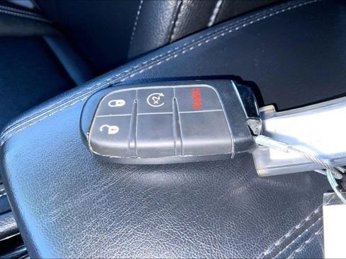 Used 2025 Jeep Compass Limited image 10